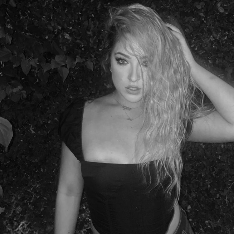 scarlet aviram feet 4