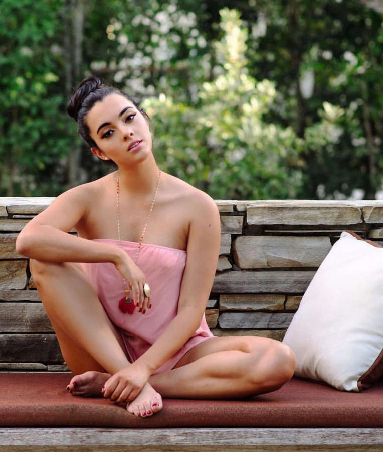 scarlet gruber feet 4