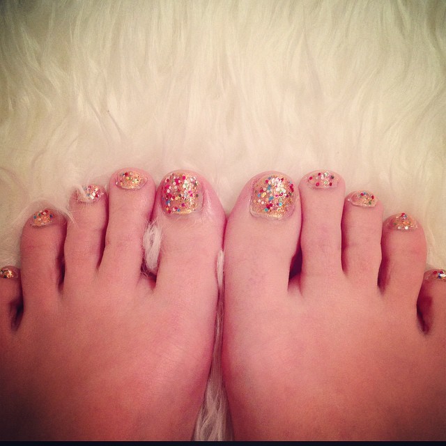 scarlet sheppard feet 4