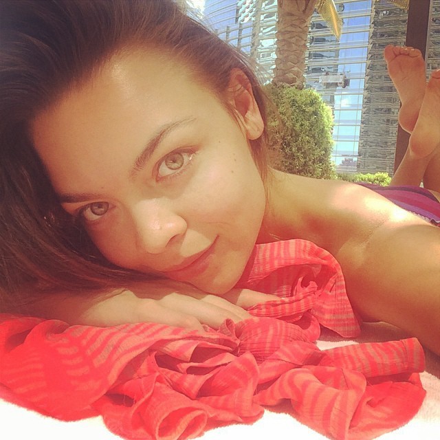 scarlett byrne feet 2