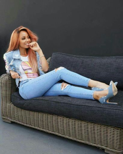 scarlett santana feet