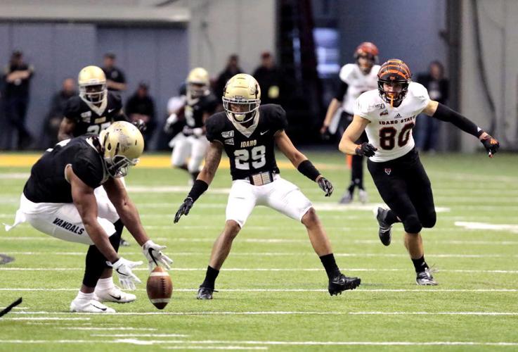 sedrick thomas feet 3