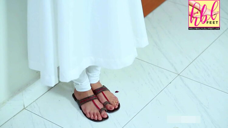sehar afzal feet 3