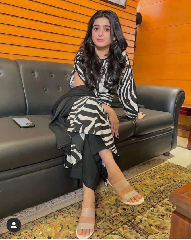 sehar khan feet 2