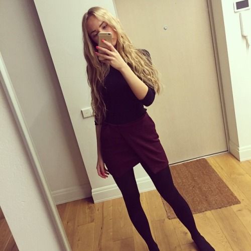 selena ashlynn feet 6