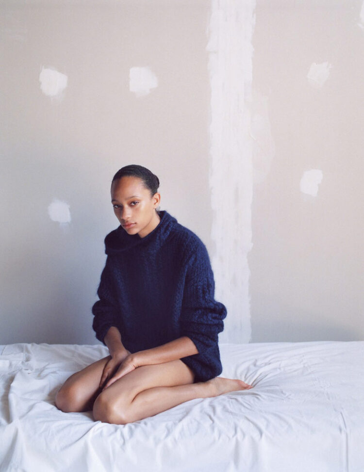 selena forrest feet 4