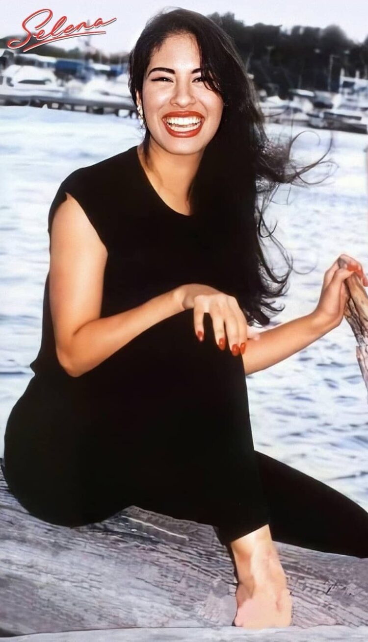 selena quintanilla feet 3