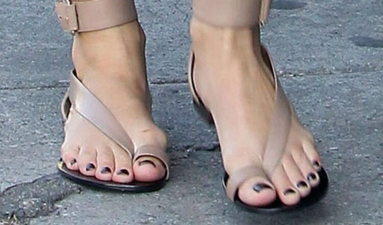 selma blair feet 6