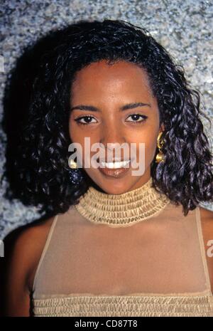 senait ashenafi feet 6