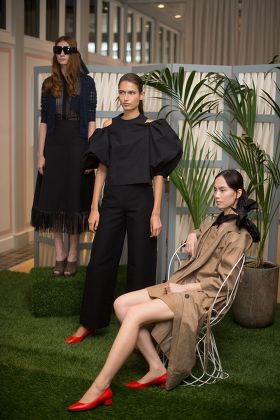 serafina sama feet 6