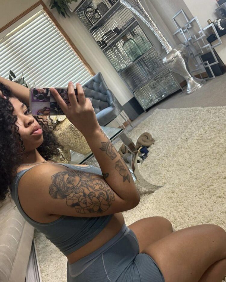 serenedestini feet 3