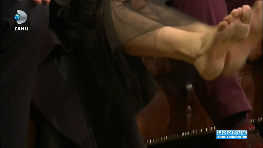 sertab erener feet 4