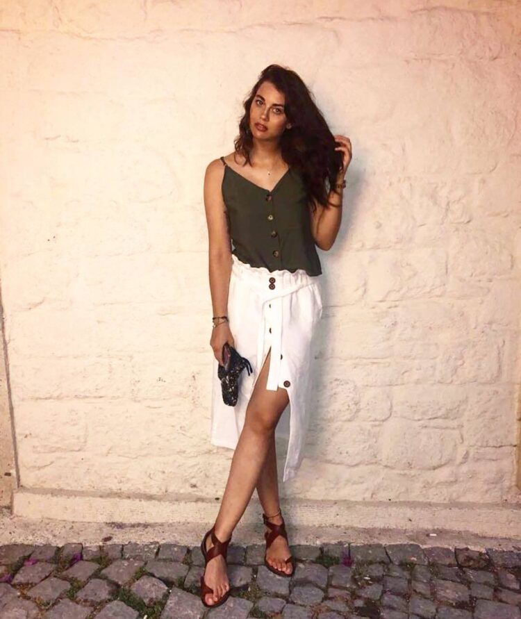 sezgi sena akay feet 5