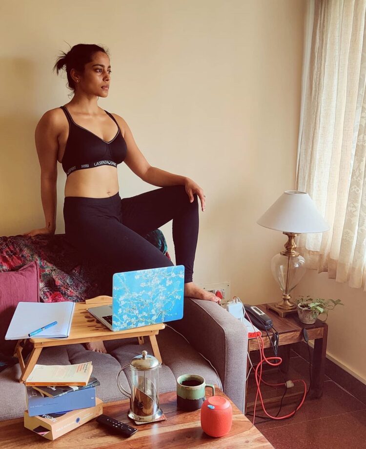 shahana goswami feet 5