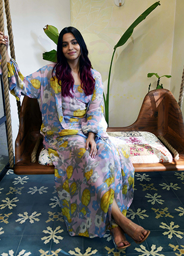 shaheen bhatt feet 1