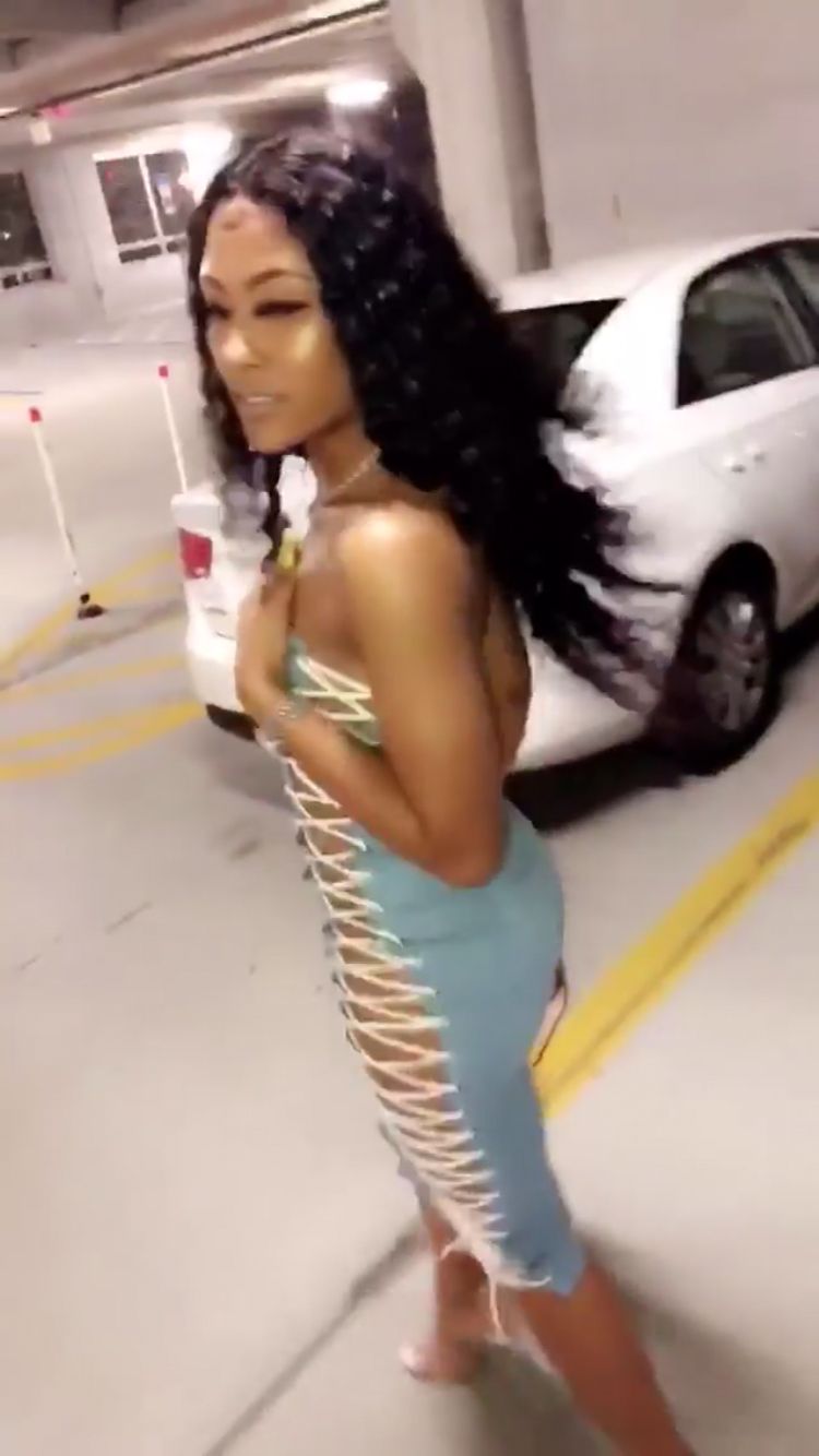 shakyra kakes feet 5