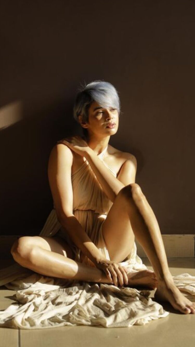 shalmali kholgade feet 3