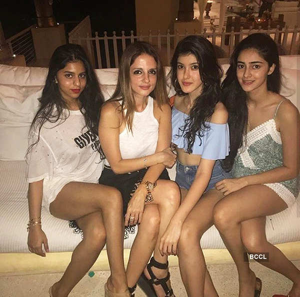 shanaya khan feet 3
