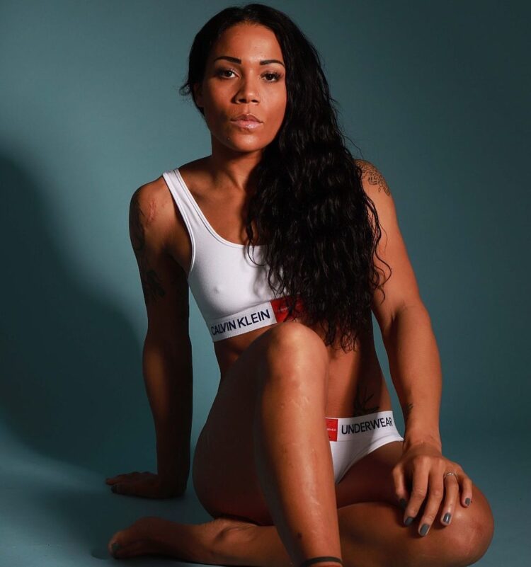 shanaze reade feet 5