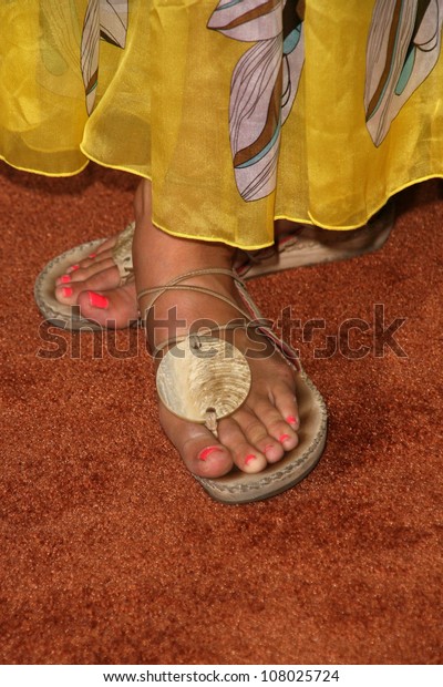 shandi finnessey feet 1