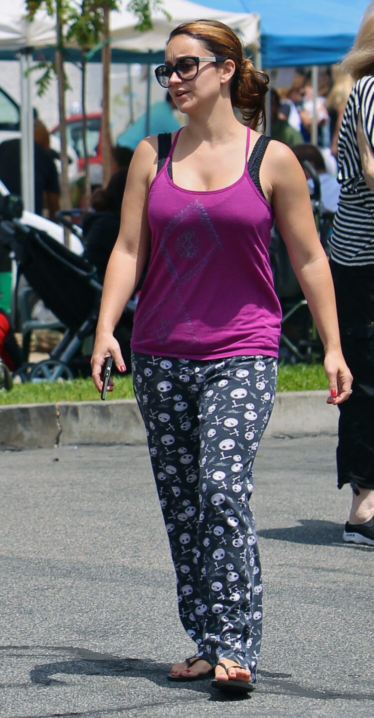 shanelle workman feet 4