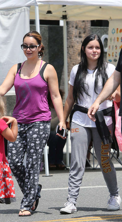 shanelle workman feet 6