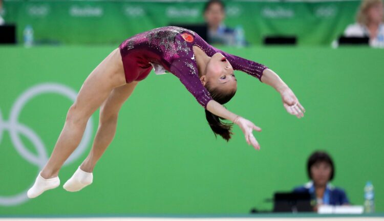 shang chunsong feet 5