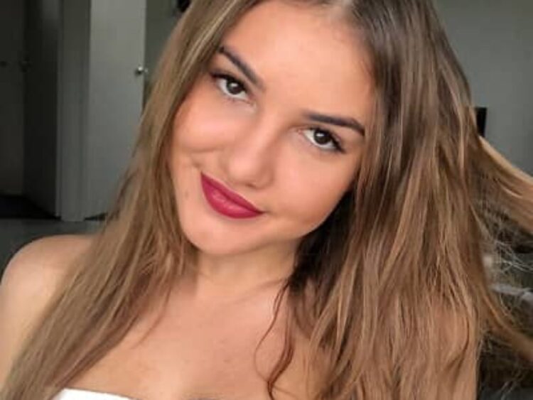 shania perrett feet 2