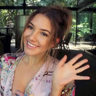 shania perrett feet 3