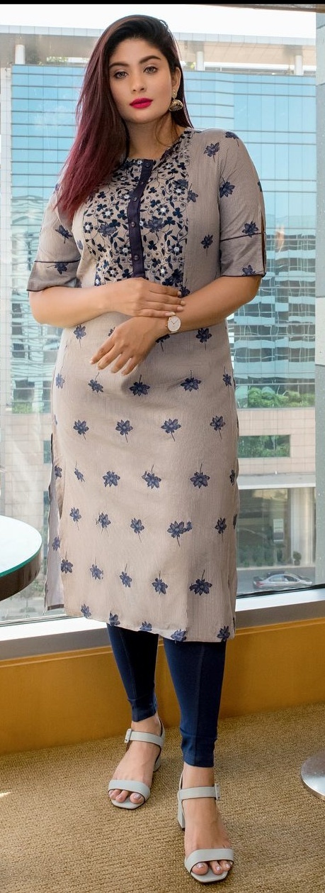 shanice shrestha feet 3