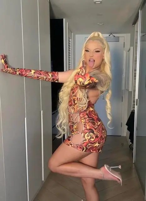 shanna atwood feet 4