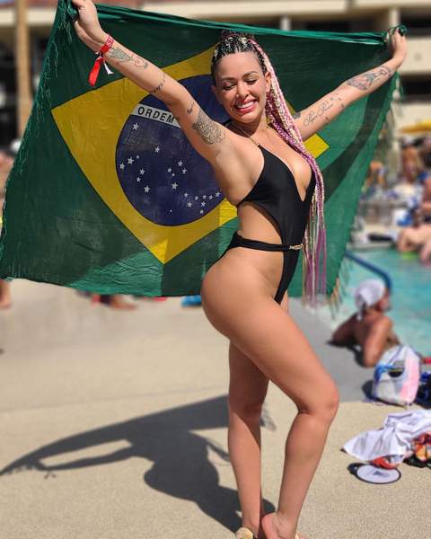 shanniaia solano feet