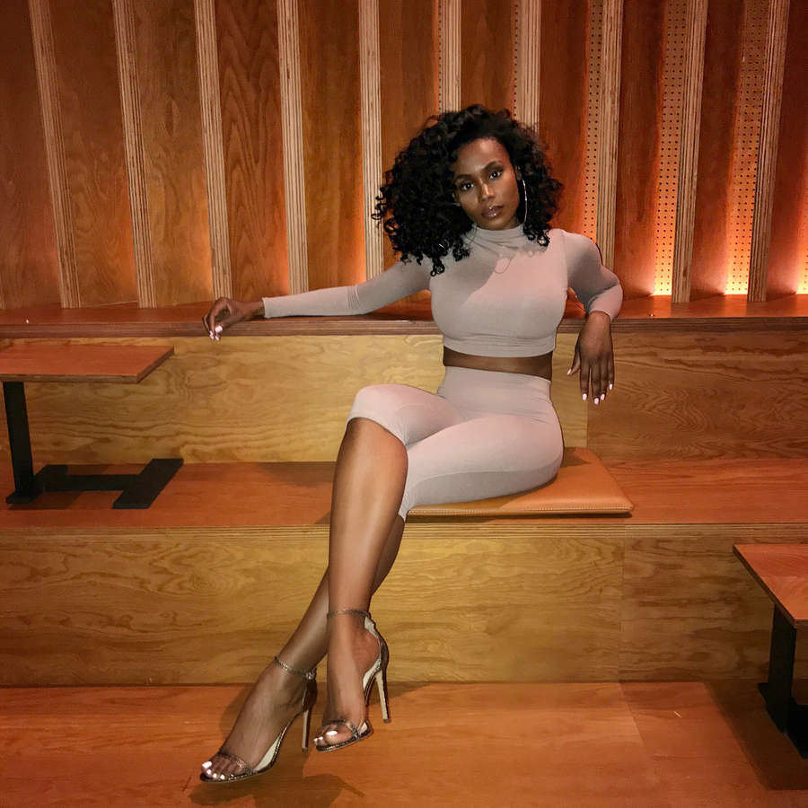 shannon thornton feet 6