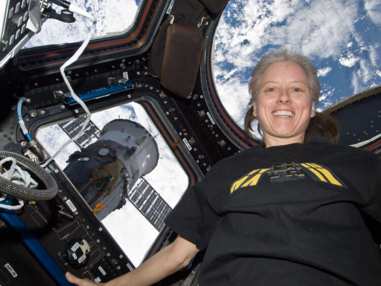 shannon walker feet 5