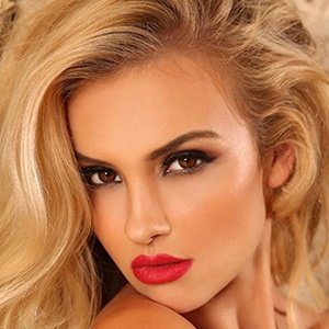 shantal monique feet