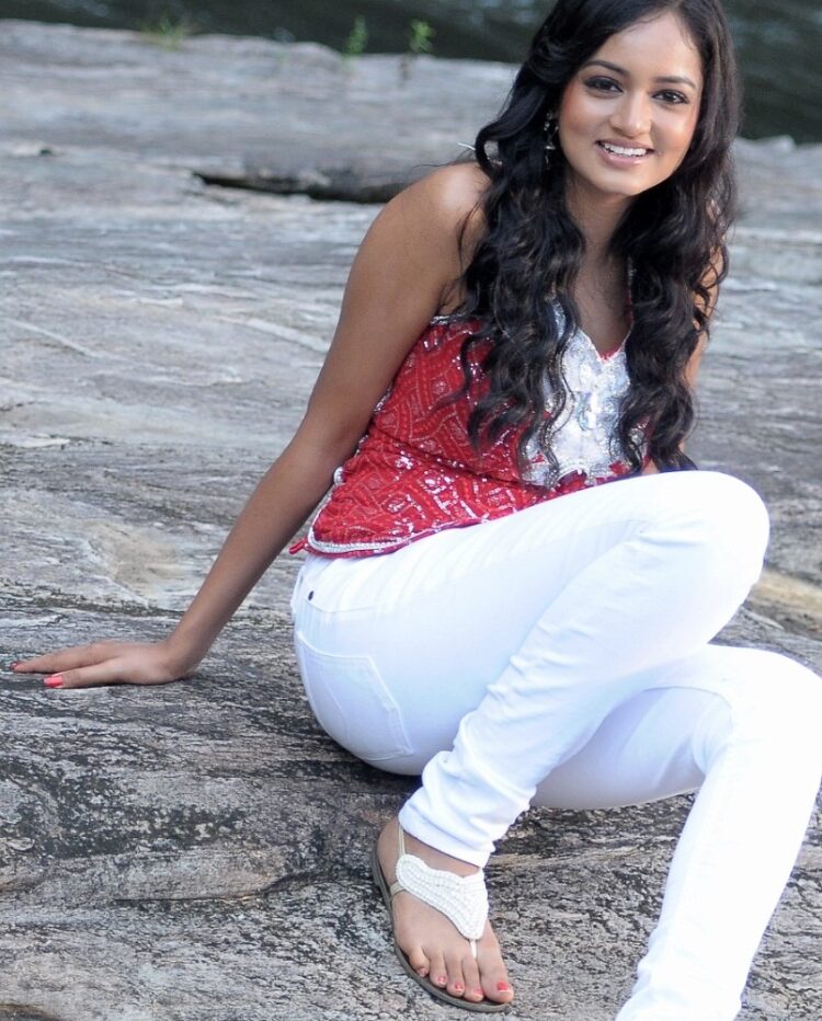 shanvi srivastava feet 2