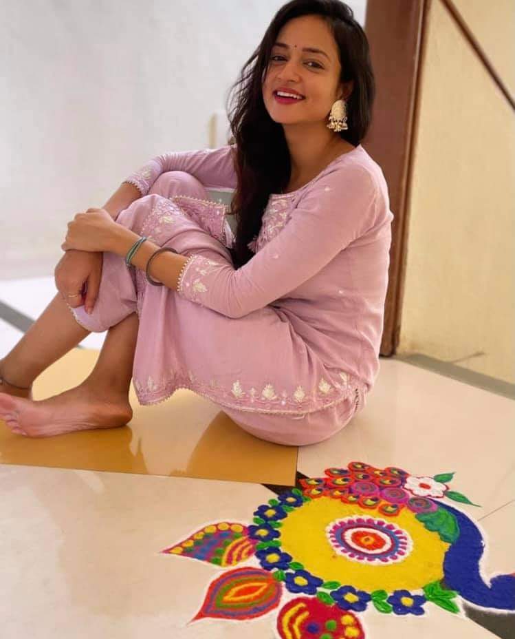 shanvi srivastava feet