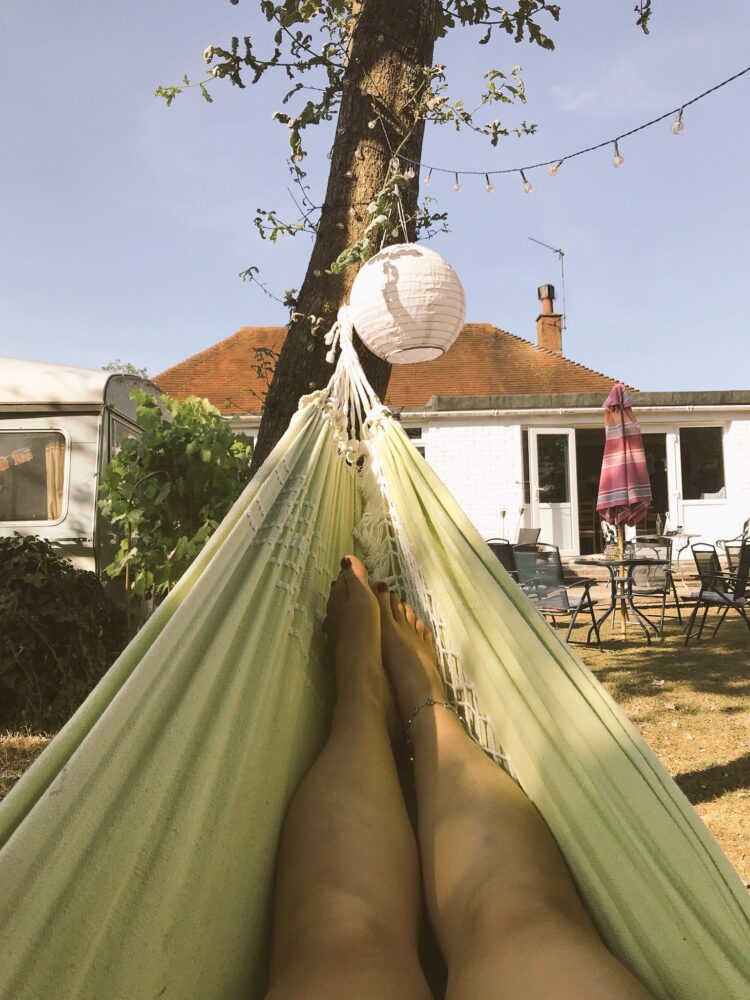 shaparak khorsandi feet