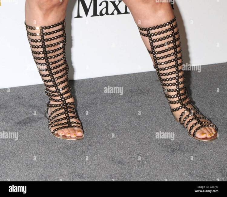 shari belafonte feet 3