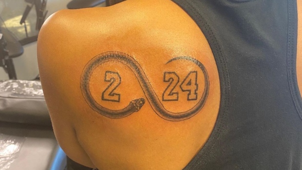 sharia washington feet 3