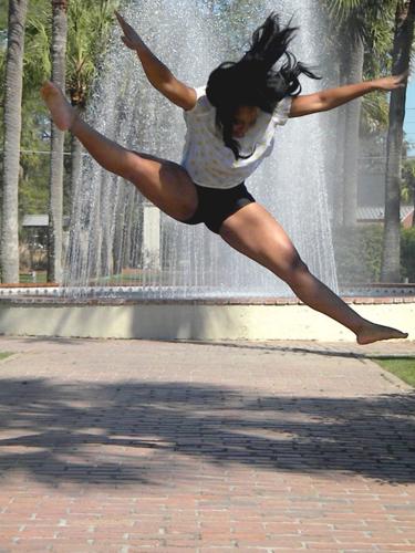 sharia washington feet 5