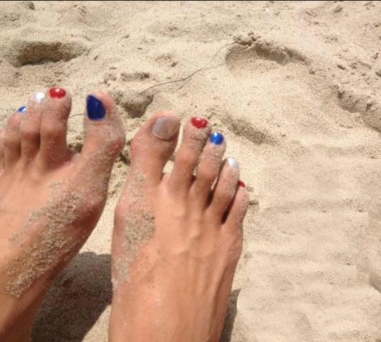 sharni vinson feet 2