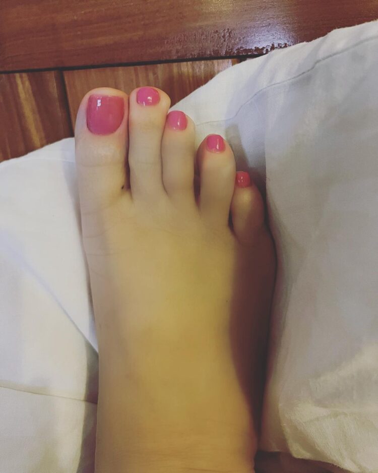 sharon collins feet 5