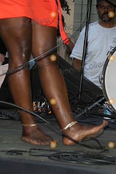 sharon jones feet 5