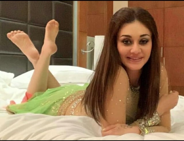 shefali jariwala feet