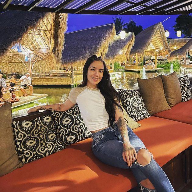 sheila marcia joseph feet 3