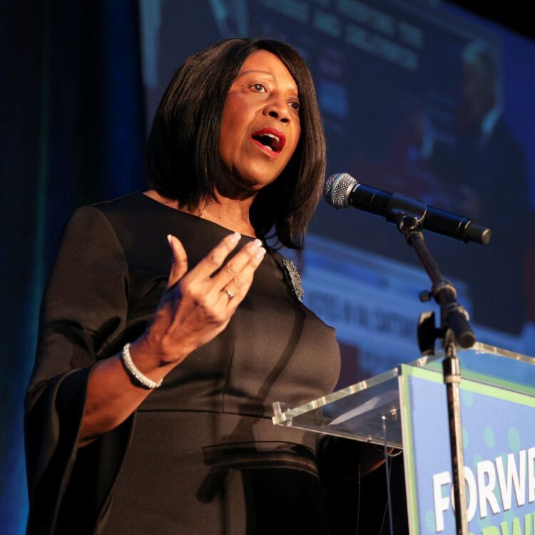 sheila oliver feet 6