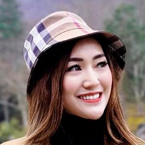 sheila rizkyana vendi feet 5