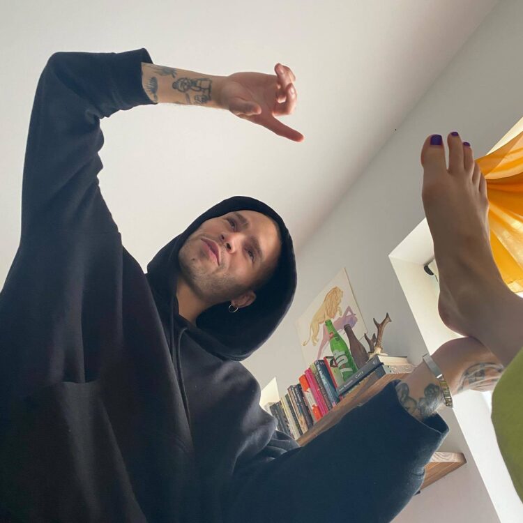 shelby flannery feet 1