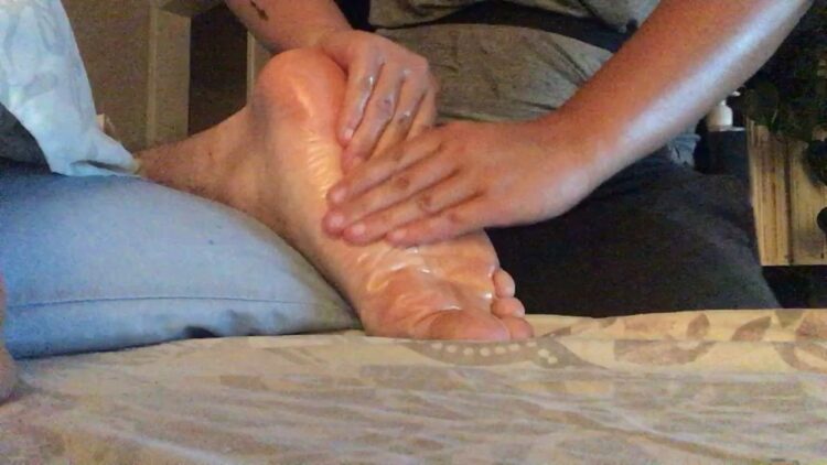 shelby saunders feet 5